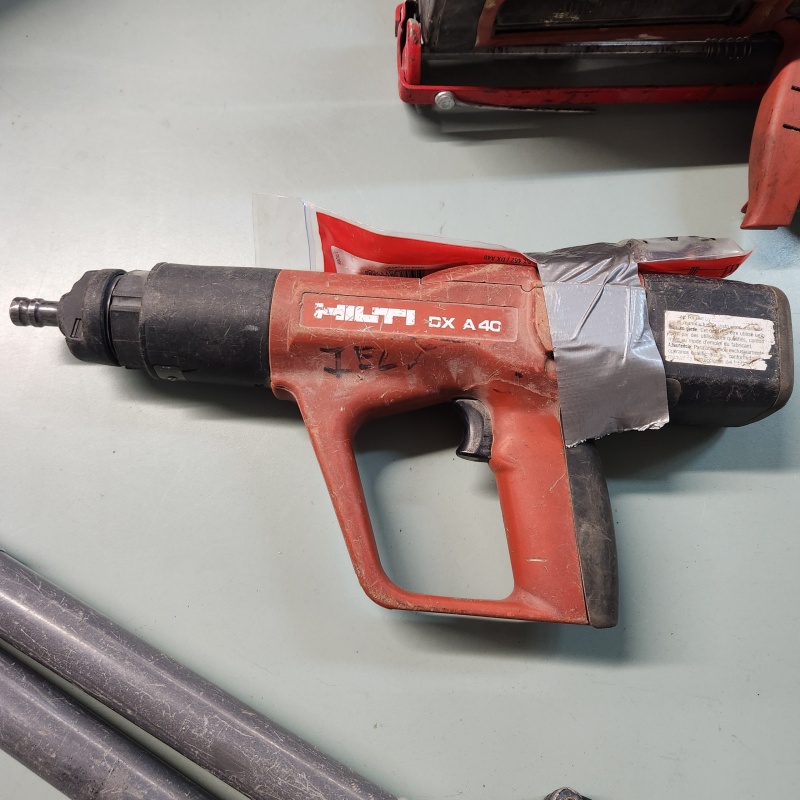 Hilti DX A40 Power Actuated Concrete Gun         e49