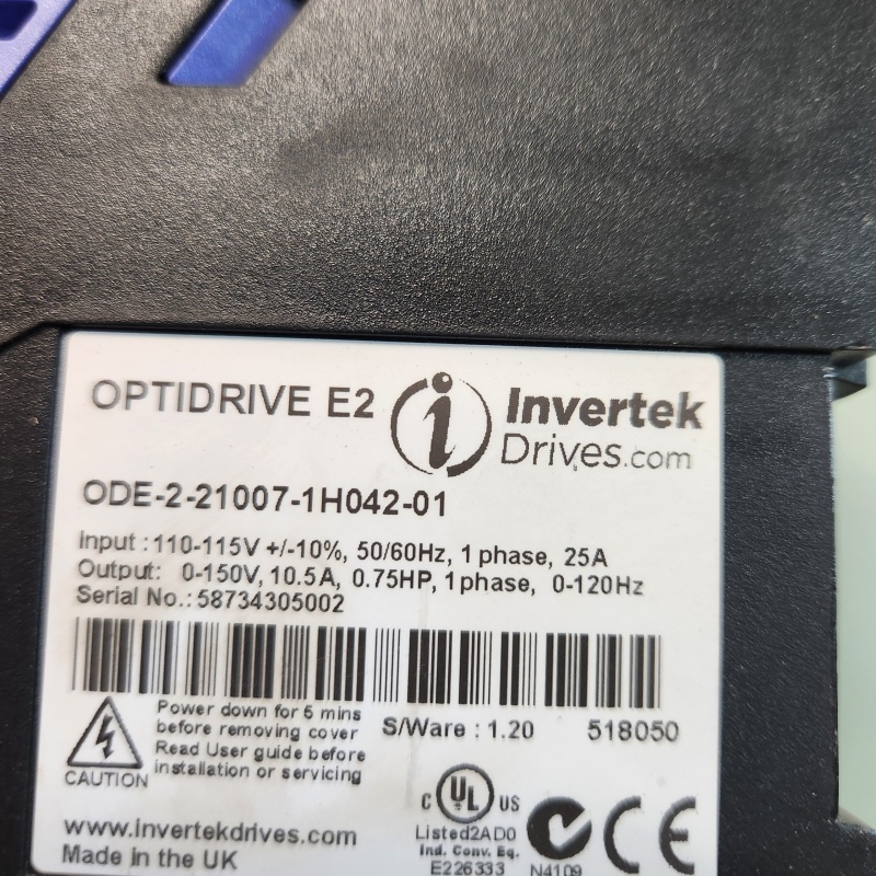 Invertek  Drives Optimize w/Manuel ODE-2-21007-1H042-01    e109