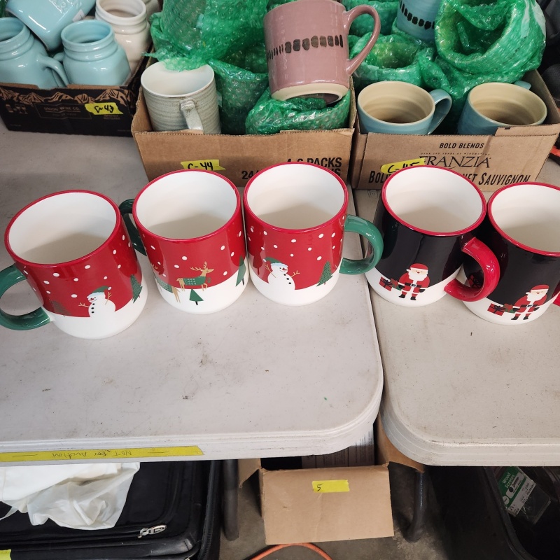 5 Large Coffee Mugs by Holiday Home      c-46