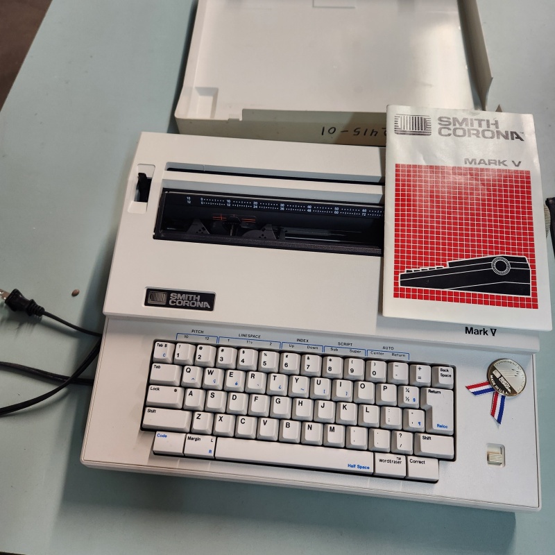 Smith Corona MV Electric Typewriter - Works  64-1