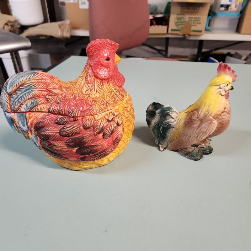 2 Chickens-1 Microwavable Dish washable Canister Chicken 1 Figurine   11-10