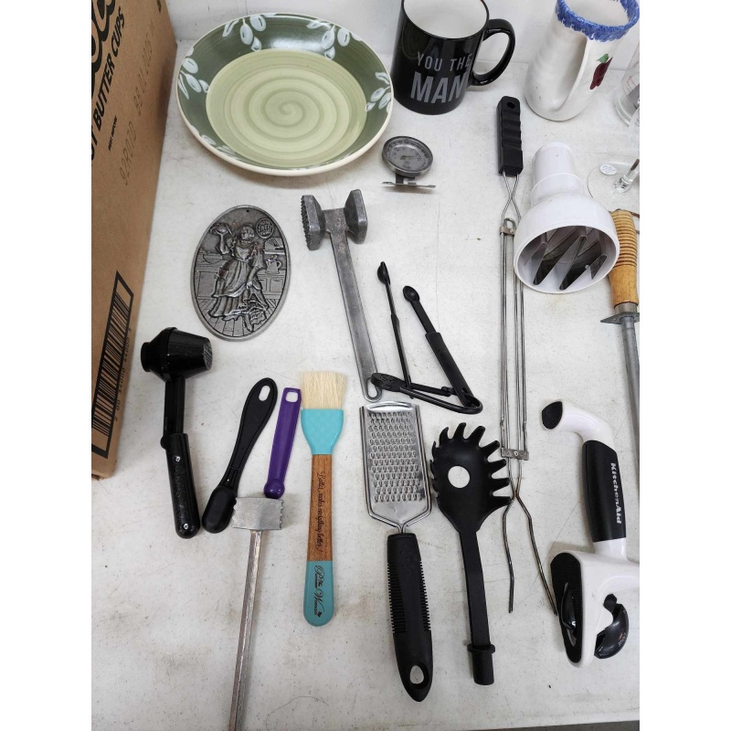Kitchen and Glassware Lot k-75