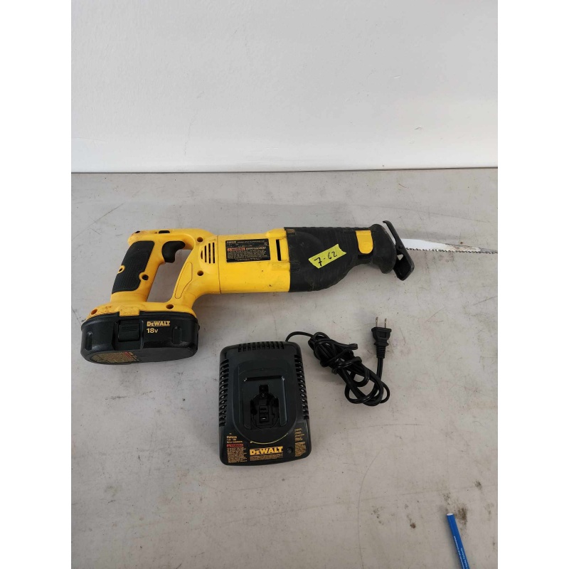 Dewalt 18V Saw with Battery and Charger   7-62