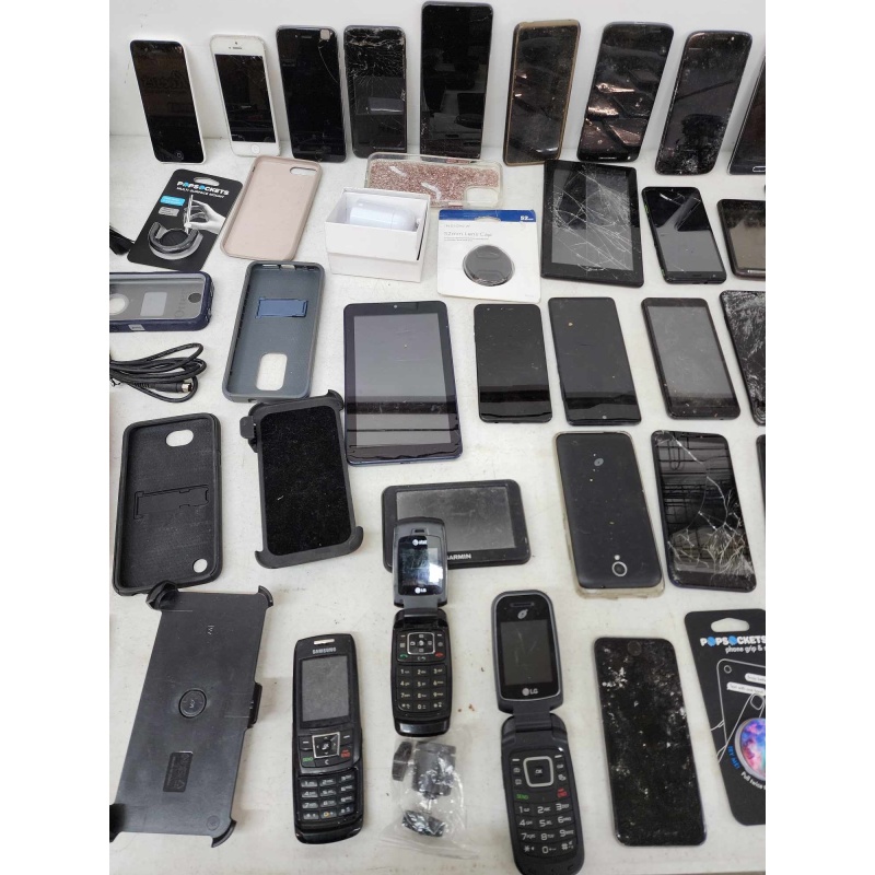 HUGE Cell Phone Lot k-79