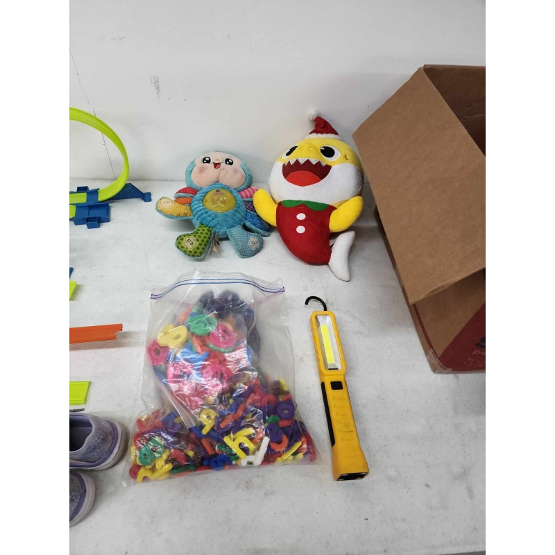 Toy Lot   137-13