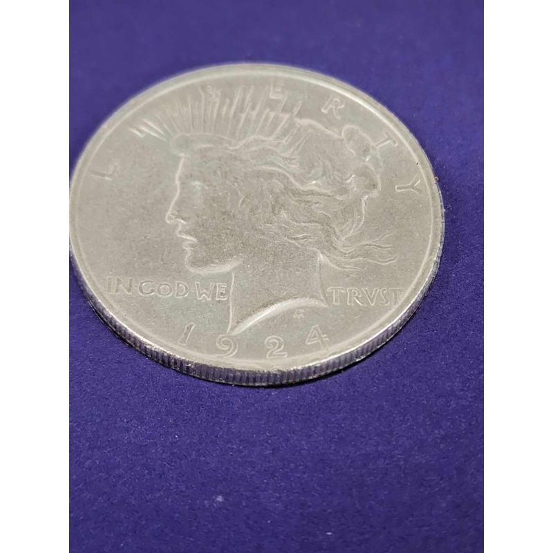 1924 Silver Peace Dollar  o-1