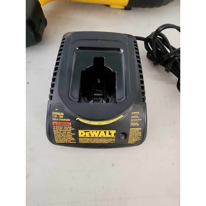 Dewalt 18V Saw with Battery and Charger   7-62