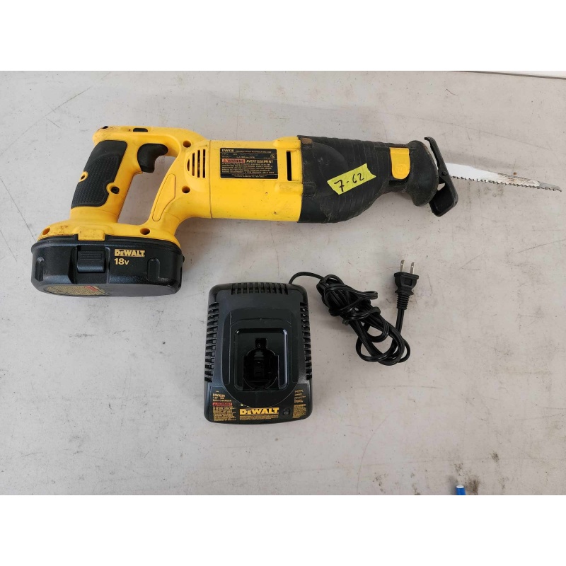 Dewalt 18V Saw with Battery and Charger   7-62