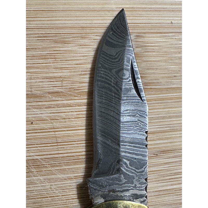 Damascus Knife t-6