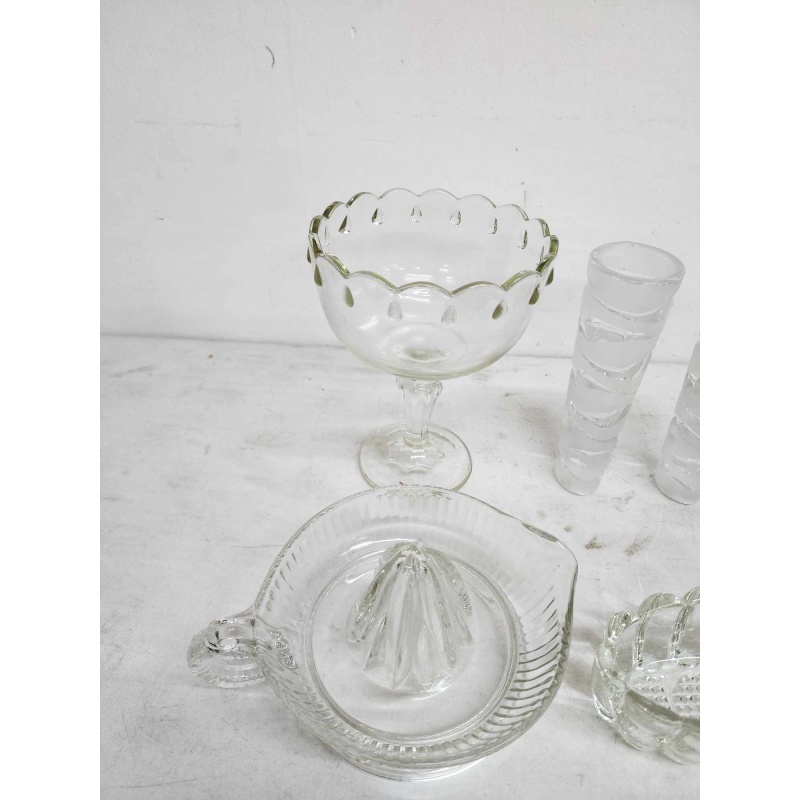 Vintage glassware. 15-22