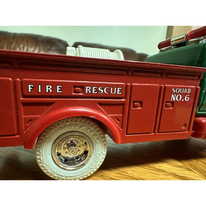 North Pole Fire Truck t-25