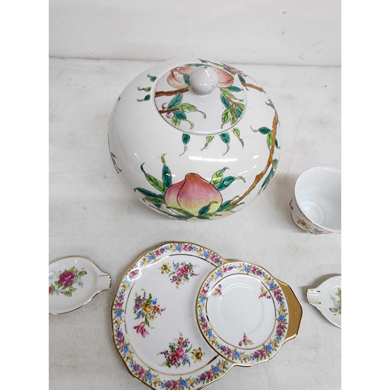 Vintage Porcelain lot. 15-26