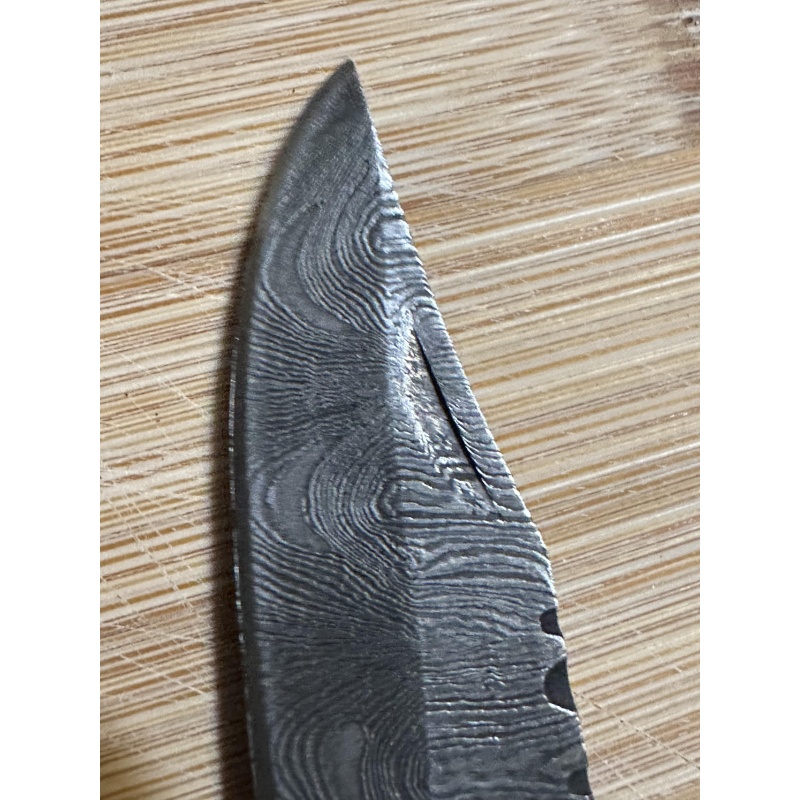 Damascus Knife t-1