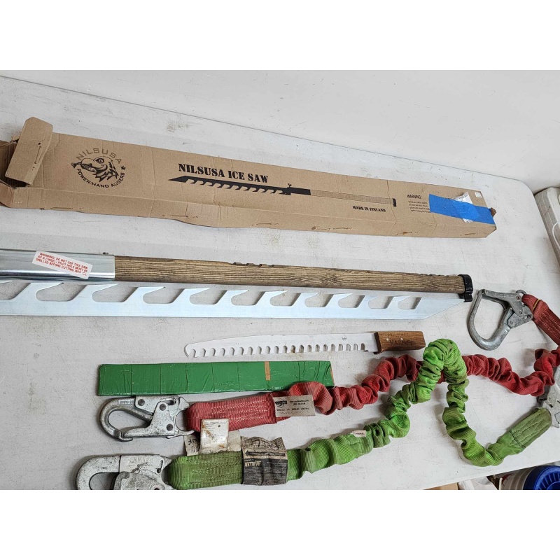 Nilsusa ice saw lot. D-81