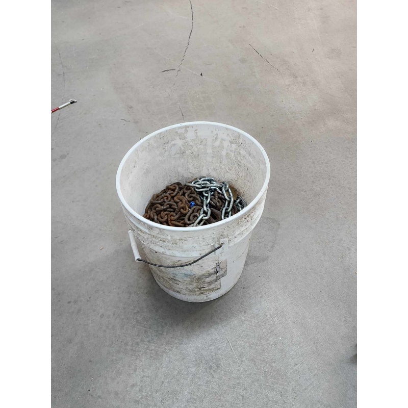 5 gallon bucket of chain. D-78