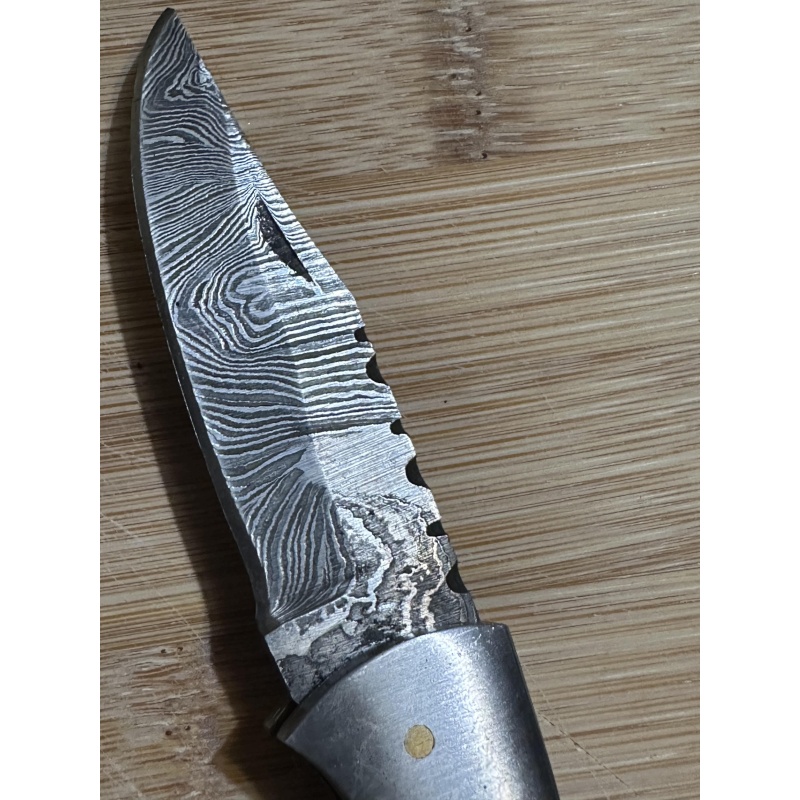 Damascus Knife t-4