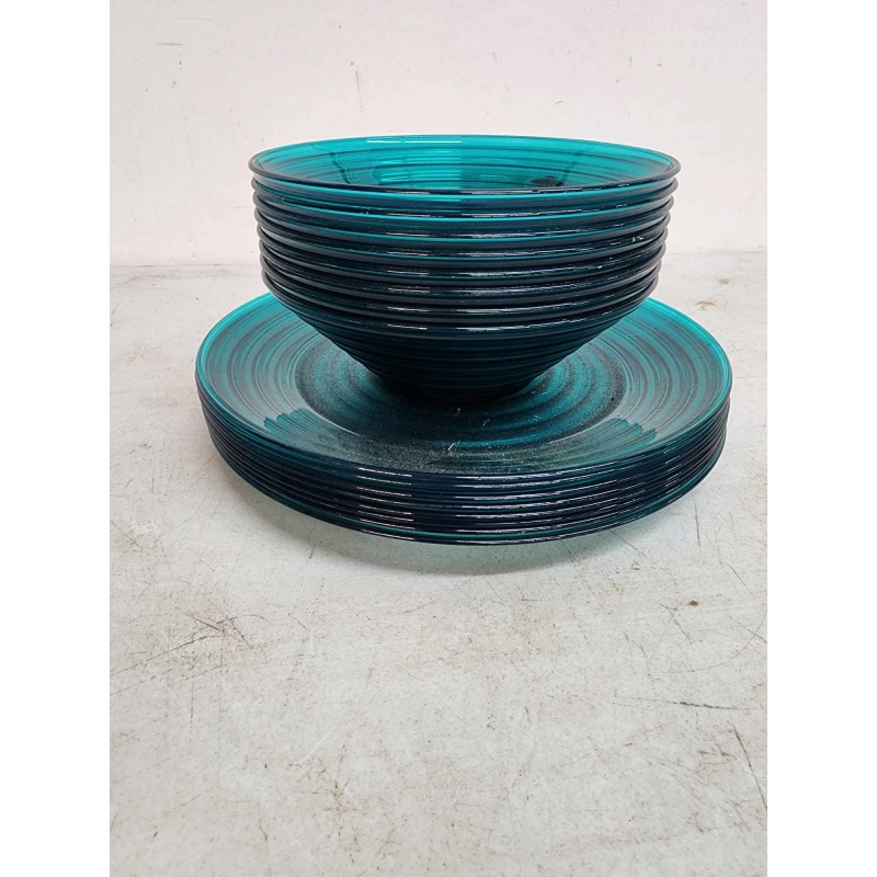 Plastic plate and bowl set. D-67
