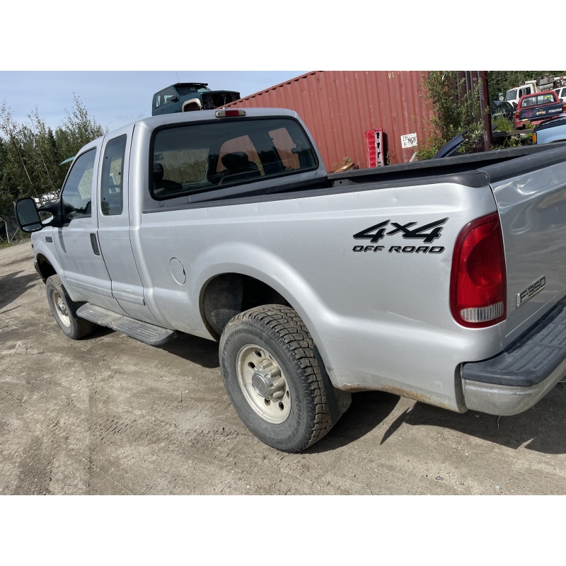 2002 FORD F250 4x4  ( IMPOUNDED ) 156,175 miles