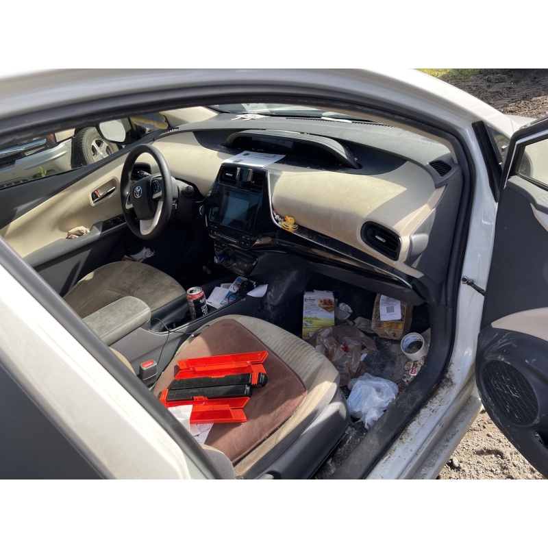 2018 toyota prius ( IMPOUNDED DUI ) 77,210 miles